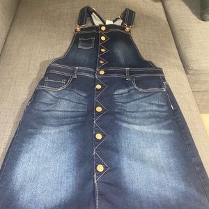 Dark blue skirt overall with rose gold detailing